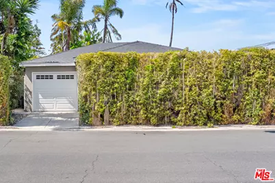 627 Mildred Ave, Venice, CA 90291 - Photo 1