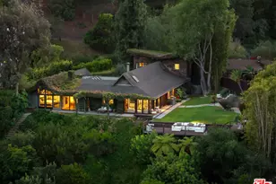 2220 Banyan Dr, Los Angeles, CA 90049 - Photo 1