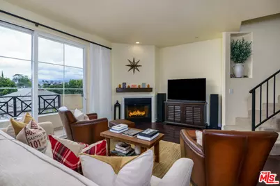 4400 Cartwright Ave #205, Toluca Lake, CA 91602 - Photo 1
