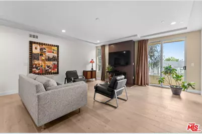 5525 W Olympic Blvd #302, Los Angeles, CA 90036 - Photo 1