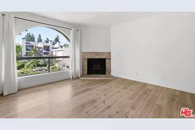 21650 Burbank Blvd #315, Woodland Hills, CA 91367 - Photo 1