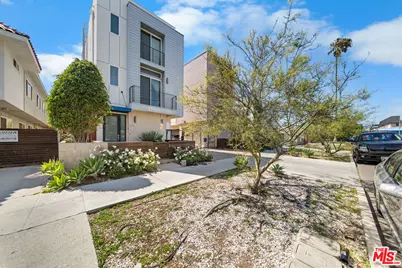 319 S Serrano Ave, Los Angeles, CA 90020 - Photo 1
