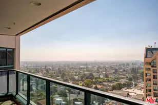 10490 Wilshire Blvd, Los Angeles, CA 90024 - Photo 1
