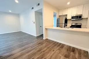 424 S Westmoreland Ave, Los Angeles, CA 90020 - Photo 1