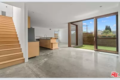 802 Indiana Ave, Venice, CA 90291 - Photo 1