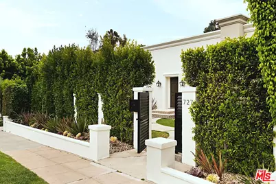 727 N Doheny Dr, Beverly Hills, CA 90210 - Photo 1