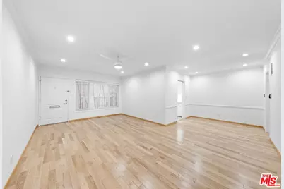 927 6th St #3, Santa Monica, CA 90403 - Photo 1
