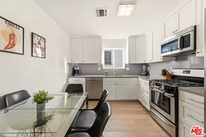 2741 S Palm Grove Ave, Los Angeles, CA 90016 - Photo 1