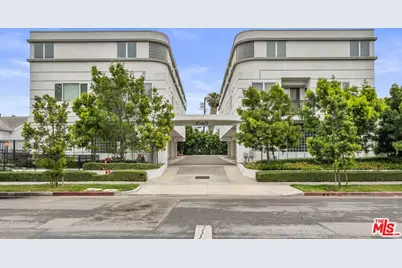 1060 S Bronson Ave #1, Los Angeles, CA 90019 - Photo 1