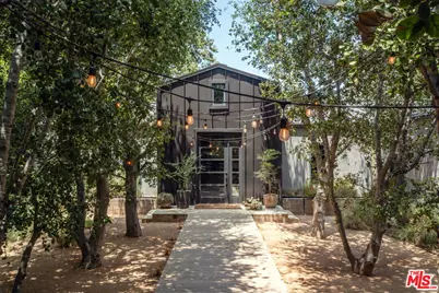 226 S Rimpau Blvd, Los Angeles, CA 90004 - Photo 1