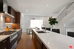 3811 S Verona Ct, Los Angeles, CA 90066 - Photo 1