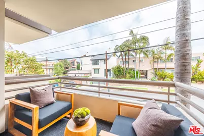 951 Granville Ave #202, Los Angeles, CA 90049 - Photo 1