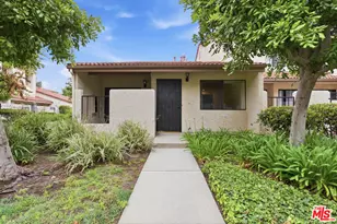 18136 Oxnard St, Tarzana, CA 91356 - Photo 1