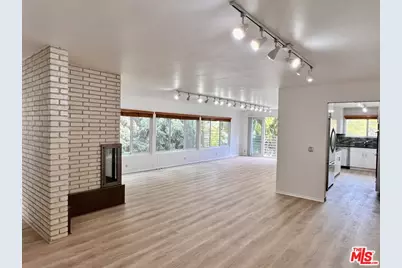 415 N Palm Dr #301, Beverly Hills, CA 90210 - Photo 1