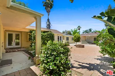15426 Camarillo St, Sherman Oaks, CA 91403 - Photo 1