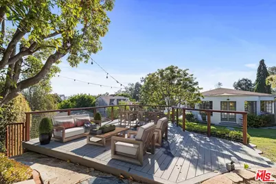 486 Denslow Ave, Los Angeles, CA 90049 - Photo 1