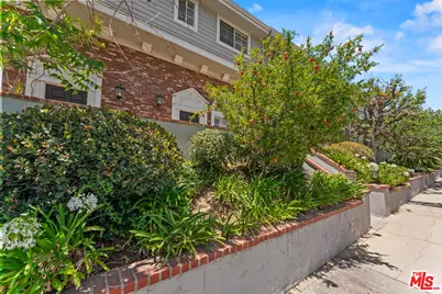 8741 Darby Ave #2, Northridge, CA 91325 - Photo 1