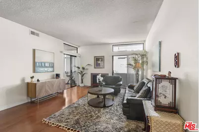 729 S Hobart Blvd #40, Los Angeles, CA 90005 - Photo 1