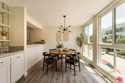 911 N Kings Rd #110, West Hollywood, CA 90069 - Photo 1