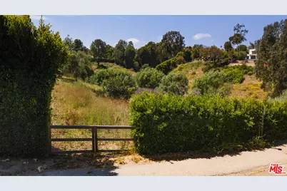 6825 Fernhill Dr, Malibu, CA 90265 - Photo 1