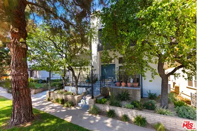 1013 16th St #104, Santa Monica, CA 90403 - Photo 1