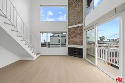 10 19th Ave #7, Venice, CA 90291 - Photo 1
