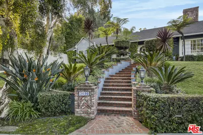 3690 Crownridge Dr, Sherman Oaks, CA 91403 - Photo 1
