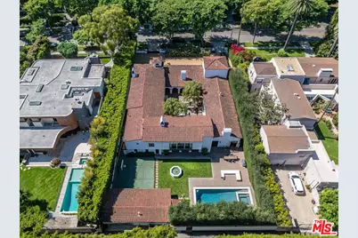 820 N Roxbury Dr, Beverly Hills, CA 90210 - Photo 1