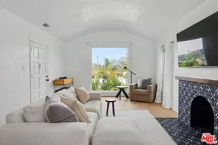 1330 Hauser Blvd, Los Angeles, CA 90019 - Photo 1