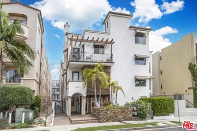 10913 Whipple St #105, Toluca Lake, CA 91602 - Photo 1