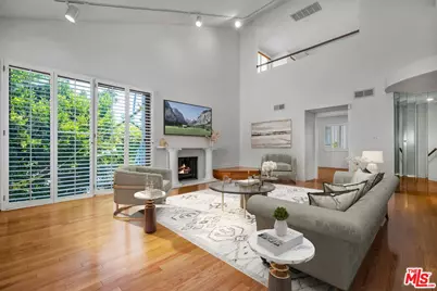 938 5th St #1, Santa Monica, CA 90403 - Photo 1