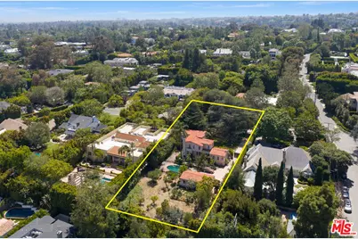 160 N Cliffwood Ave, Los Angeles, CA 90049 - Photo 1