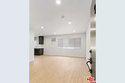 3314 S Mentone Ave #9, Los Angeles, CA 90034 - Photo 1