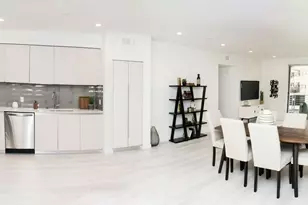 625 S Barrington Ave, Los Angeles, CA 90049 - Photo 1