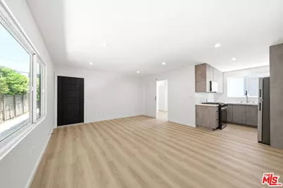 333 6th Ave #A, Venice, CA 90291 - Photo 1