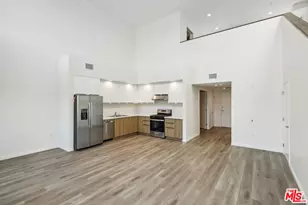 951 S Wilton Pl, Los Angeles, CA 90019 - Photo 1