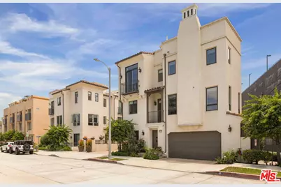 10742 Bloomfield St, Toluca Lake, CA 91602 - Photo 1