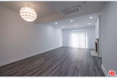 147 Doheny #303, Los Angeles, CA 90048 - Photo 1