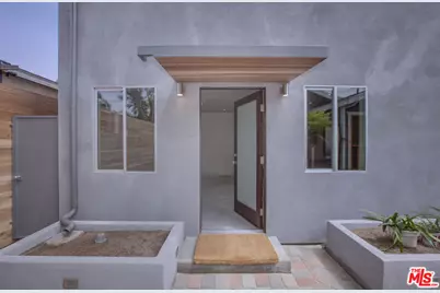 926 California Ave #1/2, Venice, CA 90291 - Photo 1