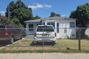 559 W 90th St, Los Angeles, CA 90044 - Photo 1