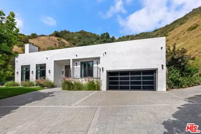1739 San Ysidro Dr, Beverly Hills, CA 90210 - Photo 1