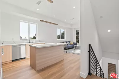 236 S Carondelet St, Los Angeles, CA 90057 - Photo 1