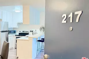 5805 W 8th St, Los Angeles, CA 90036 - Photo 1