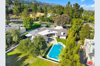 909 N Alpine Dr, Beverly Hills, CA 90210 - Photo 1