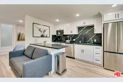8761 Dorrington Ave #B, West Hollywood, CA 90048 - Photo 1