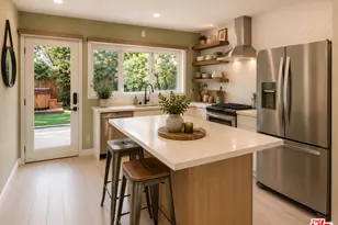3213 Thatcher Ave, Venice, CA 90292 - Photo 1