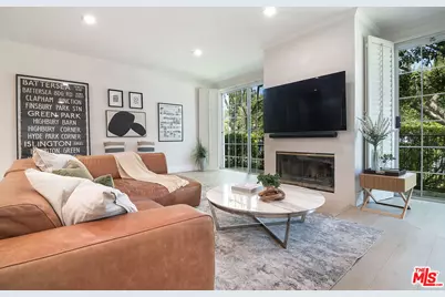 458 N Oakhurst Dr #104, Beverly Hills, CA 90210 - Photo 1