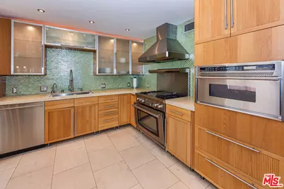 1037 N Vista St #301, Los Angeles, CA 90046 - Photo 1