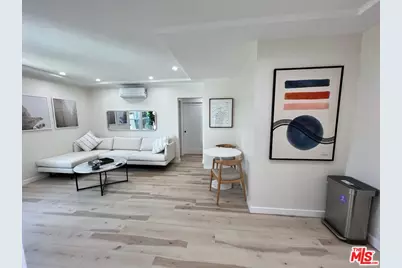 8757 Dorrington Ave #B, West Hollywood, CA 90048 - Photo 1