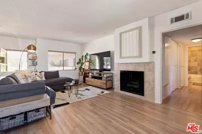 5805 Whitsett Ave #206, Valley Village, CA 91607 - Photo 1